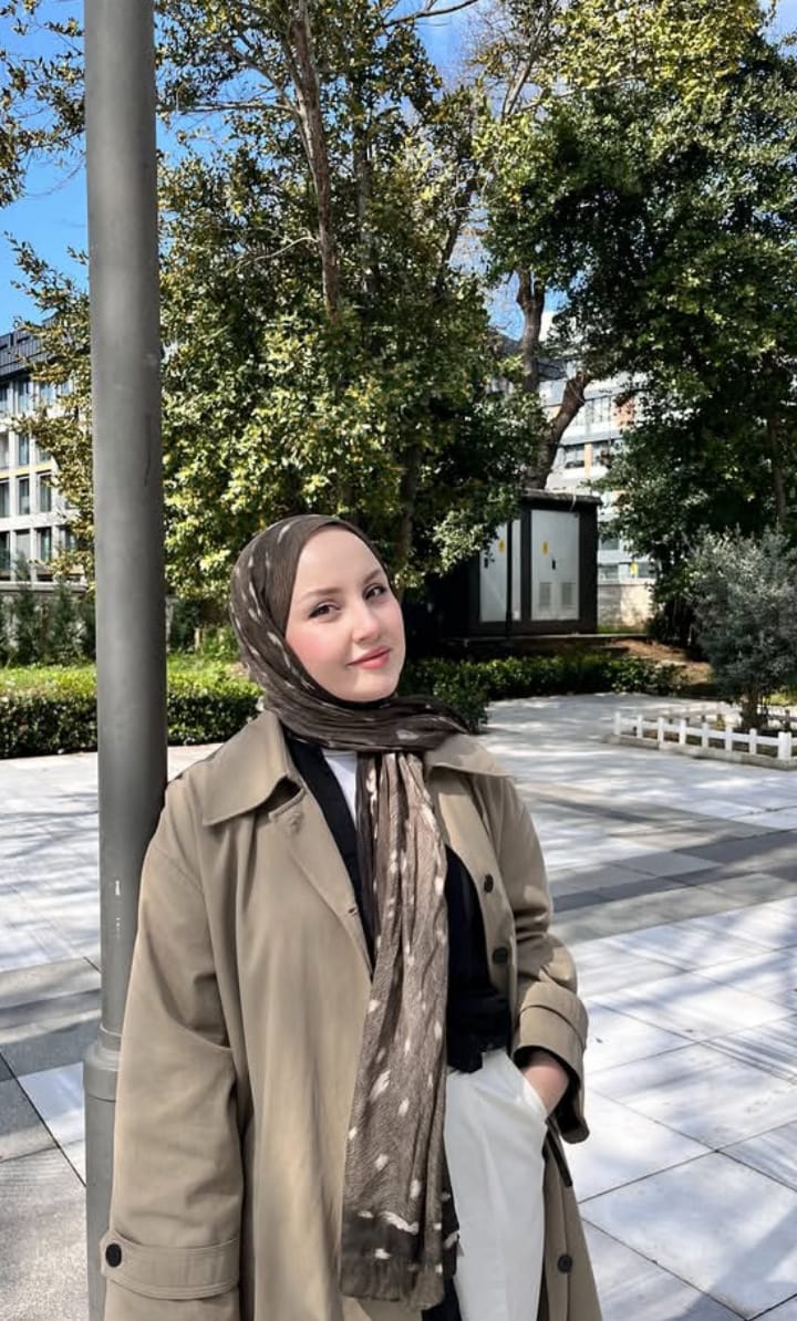 Yusufeli Sempatik Kadın Escort Zeynep